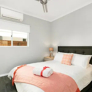 Bed & Breakfast Estilo, Cairns