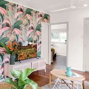 Holiday home Tropicana - Retro Getaway, Cairns