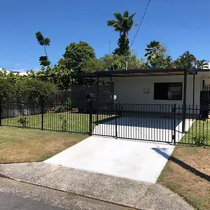 Holiday home The Red Sparrow 2, Cairns