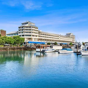 Shangri-la The Marina, 호텔