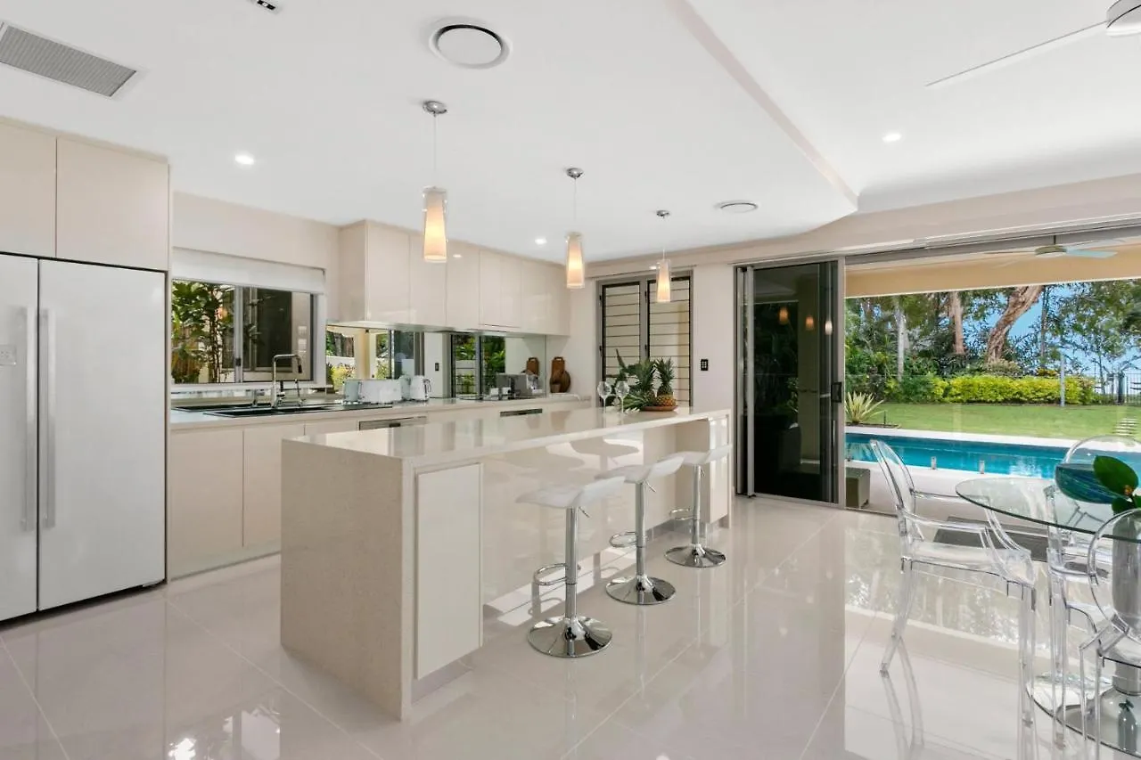Belle Escapes Absolute Beachfront Luxury Home Kewarra Beach Cairns Australia