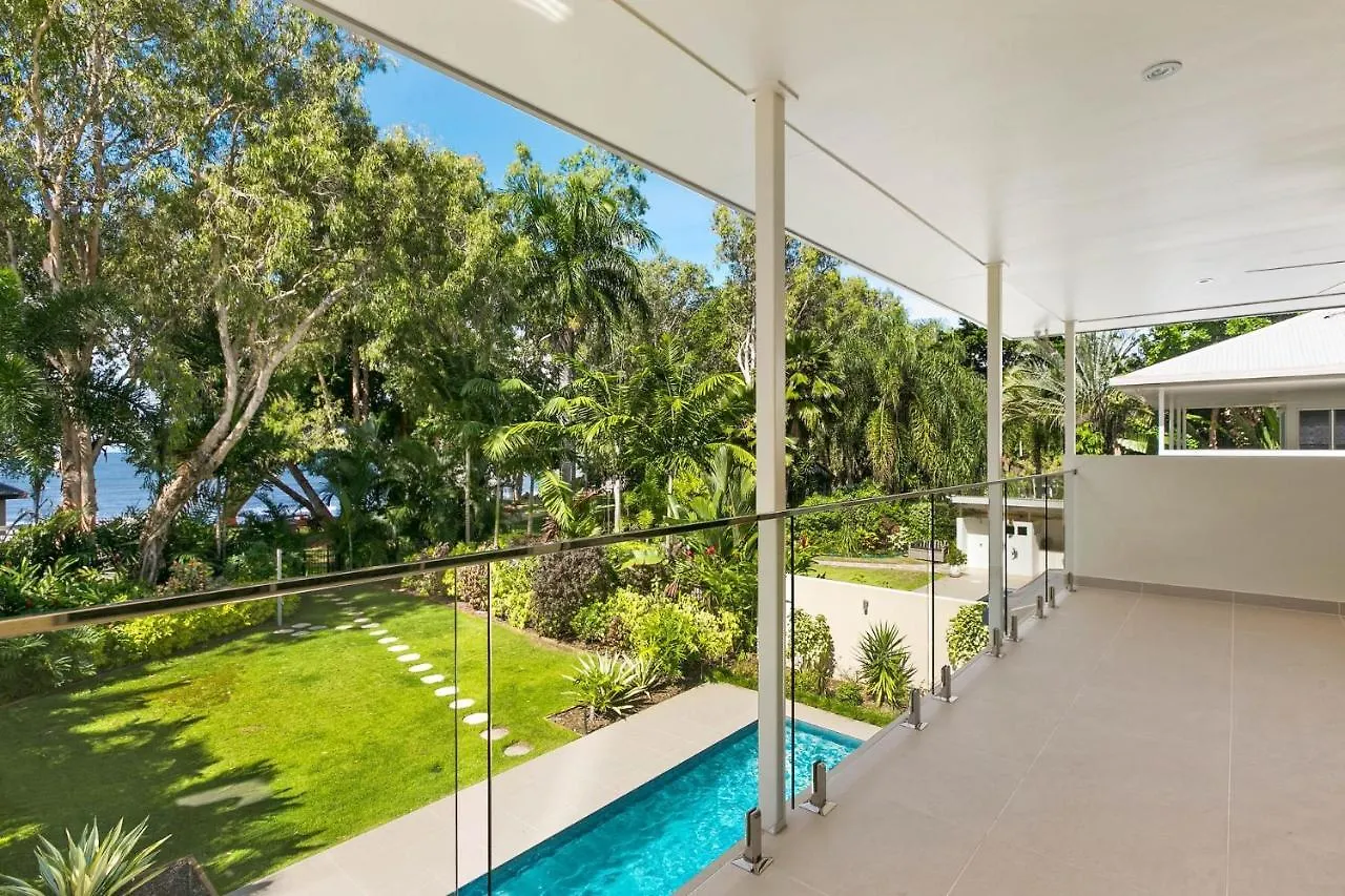 Belle Escapes Absolute Beachfront Luxury Home Kewarra Beach Cairns Holiday home