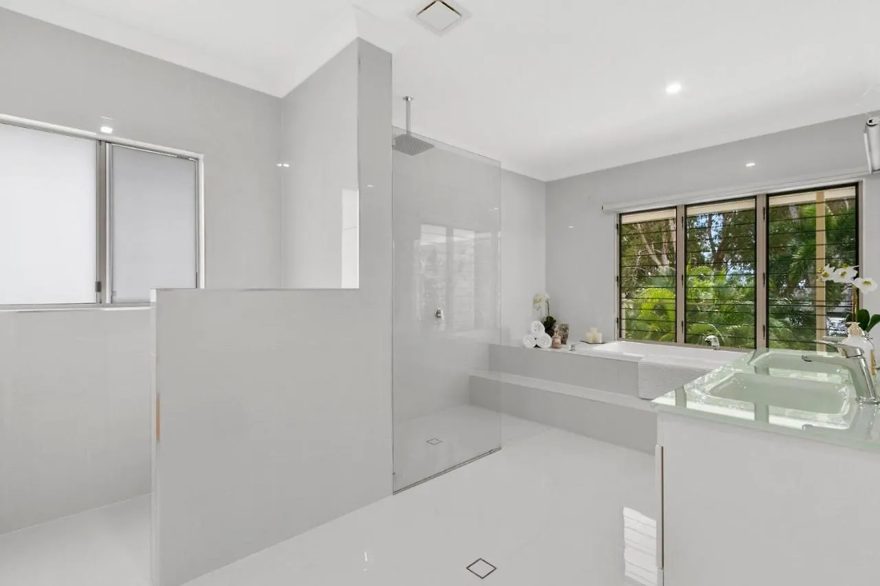 Holiday home Belle Escapes Absolute Beachfront Luxury Home Kewarra Beach Cairns Australia