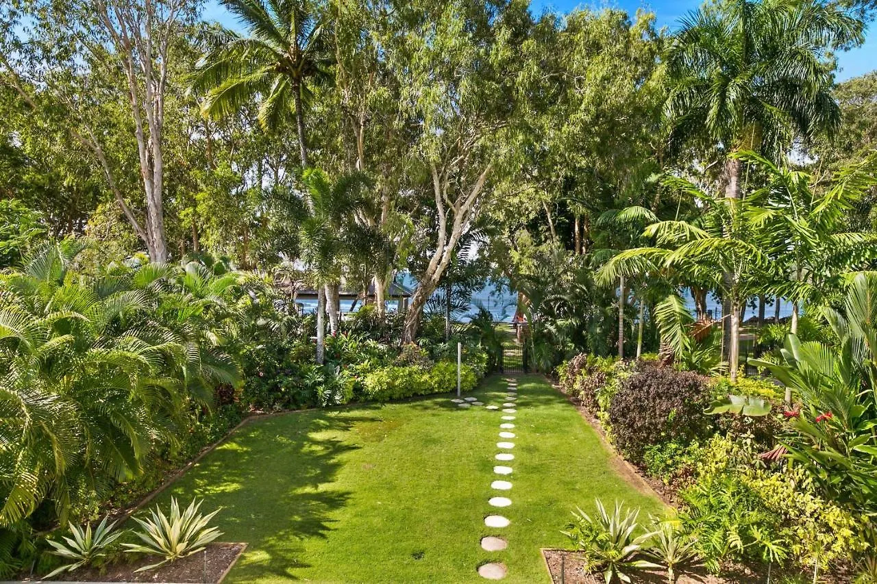 Belle Escapes Absolute Beachfront Luxury Home Kewarra Beach Cairns 0*,