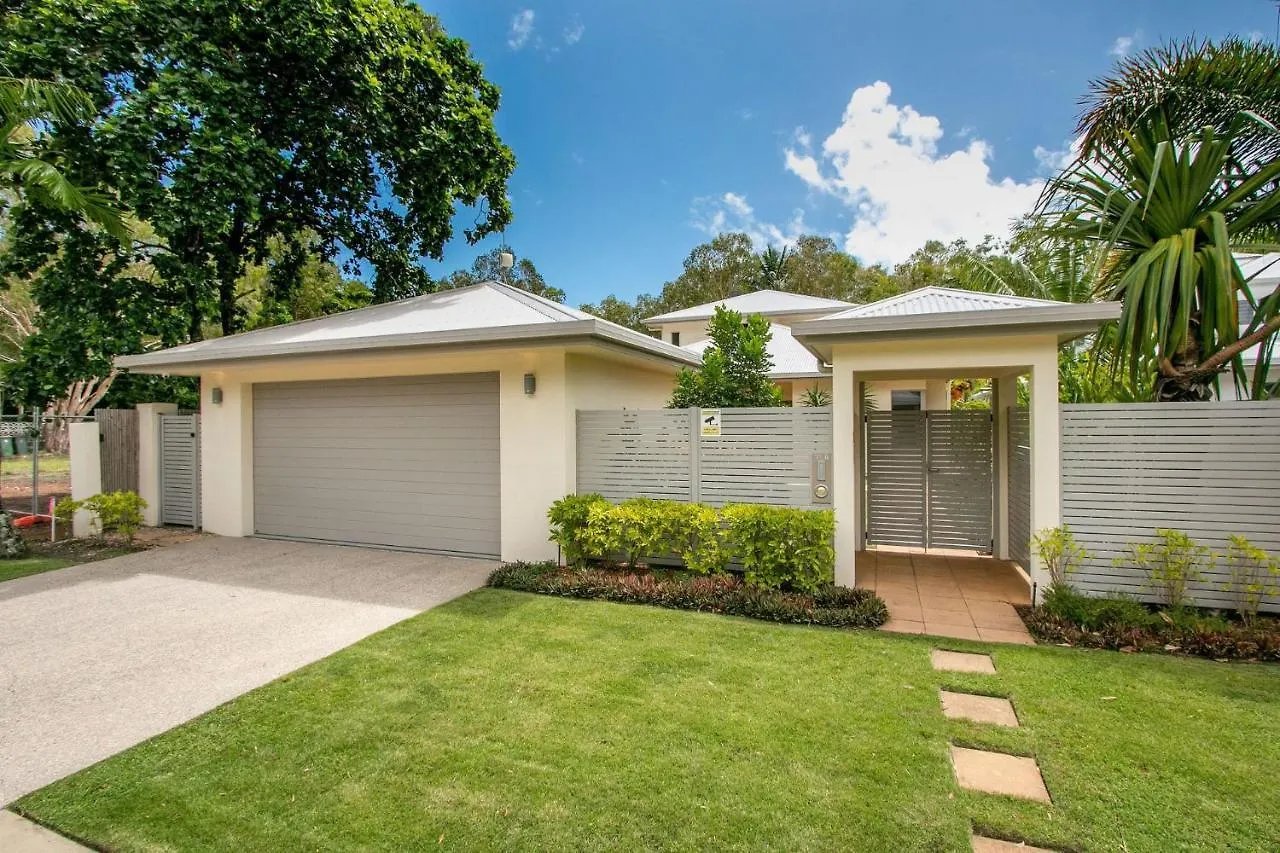 Belle Escapes Absolute Beachfront Luxury Home Kewarra Beach Cairns Holiday home