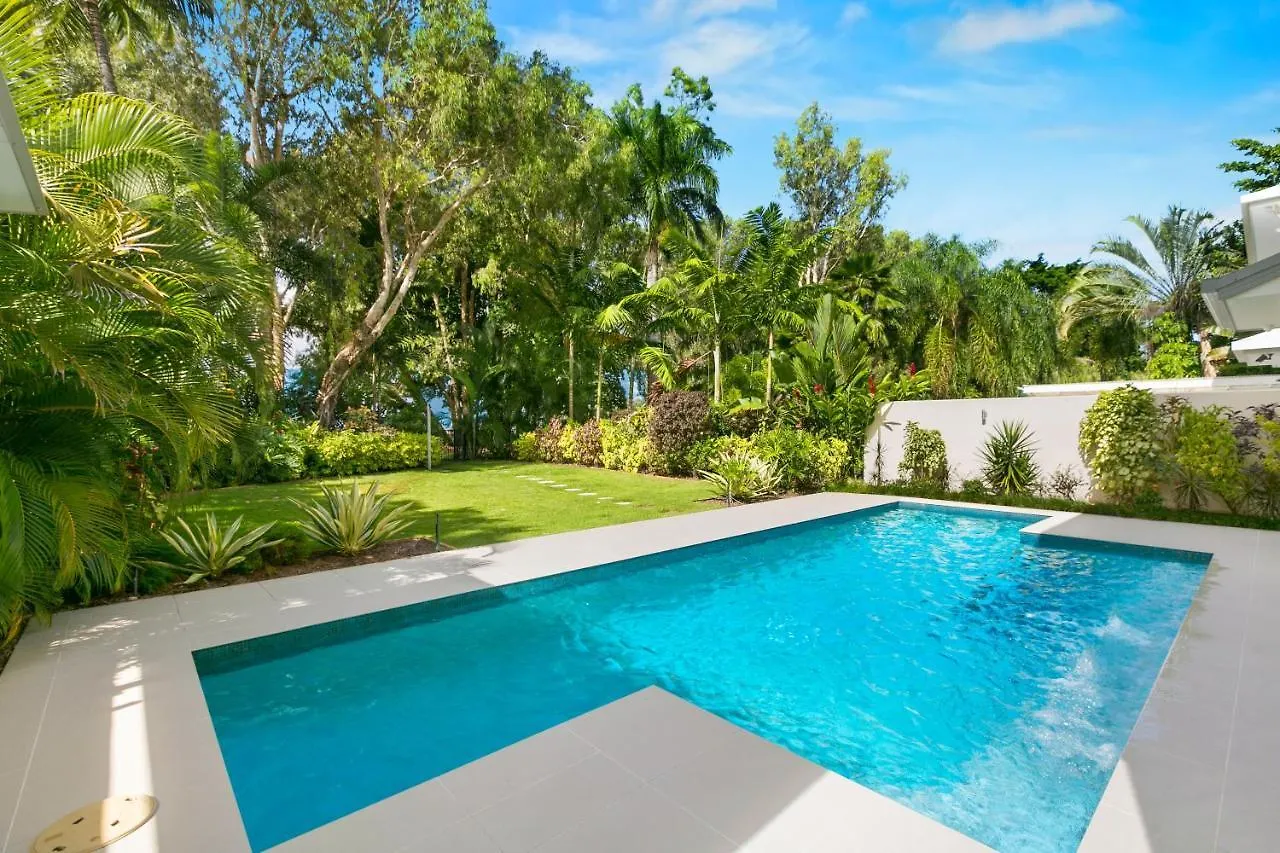 Belle Escapes Absolute Beachfront Luxury Home Kewarra Beach Cairns